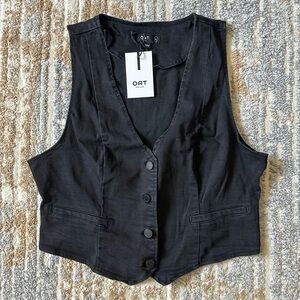 Oat New York Black Button-Up Vest